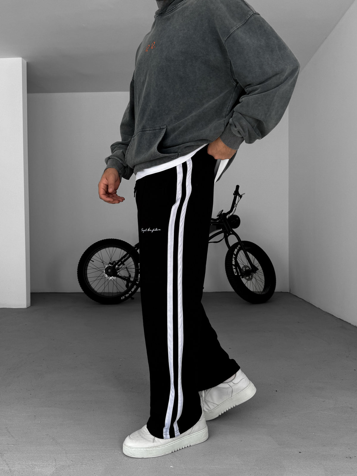 Urban Comfort Wide-Leg Drawstring Pants